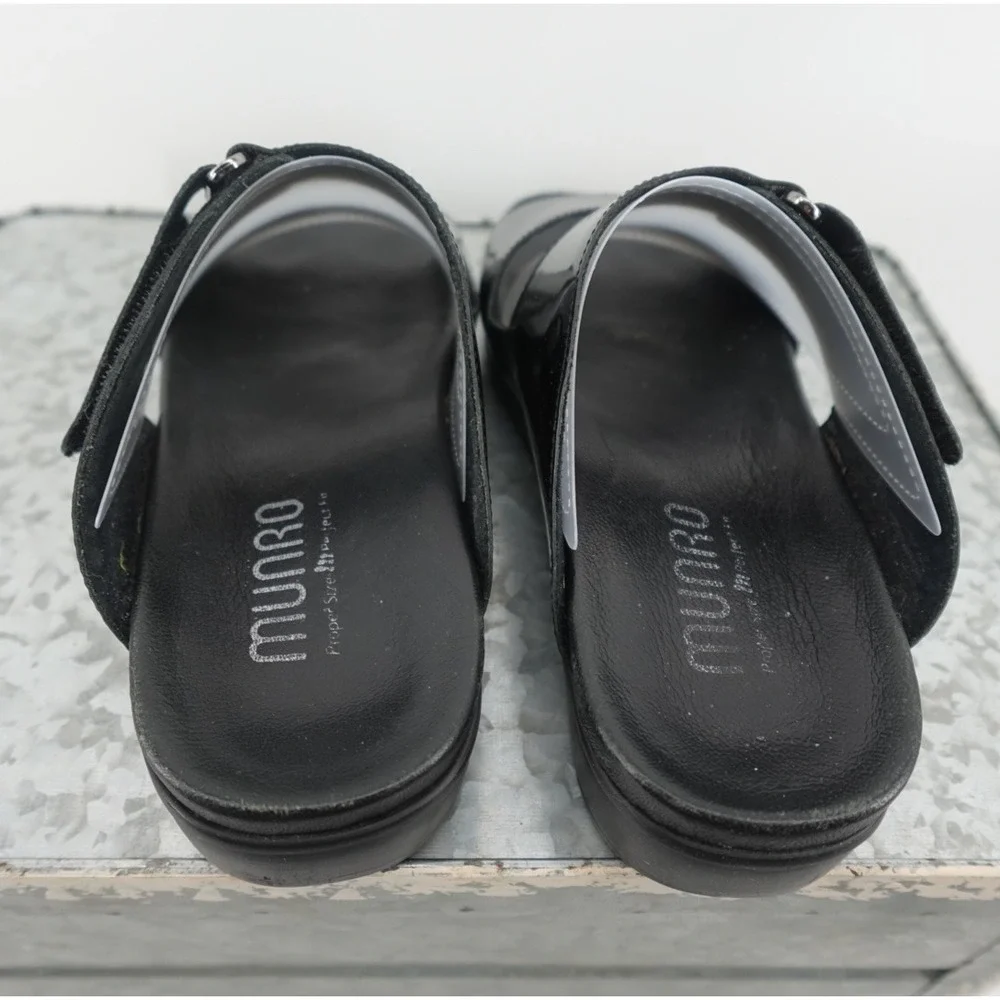 Munro American Black Patent Leather Slide Sandals Studded Straps Womens 8 M 6051